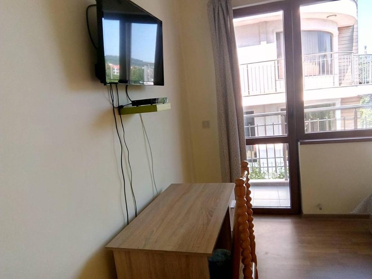 Alfa Guest Rooms With Parking Варна Экстерьер фото