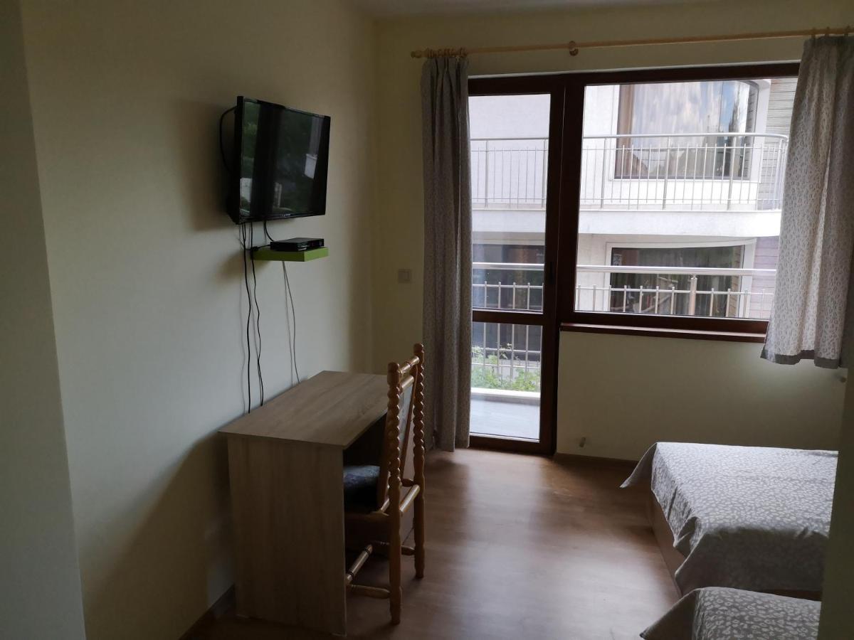Alfa Guest Rooms With Parking Варна Экстерьер фото